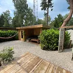 Wild Flower Wellness Met Privé Sauna En Hot Tub In Prachtige Tuin Met Overkapping Hoenderloo