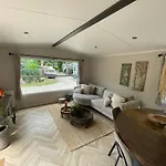 Chalet Wild Flower Wellness Met Privé Sauna En Hot Tub In Prachtige Tuin Met Overkapping *