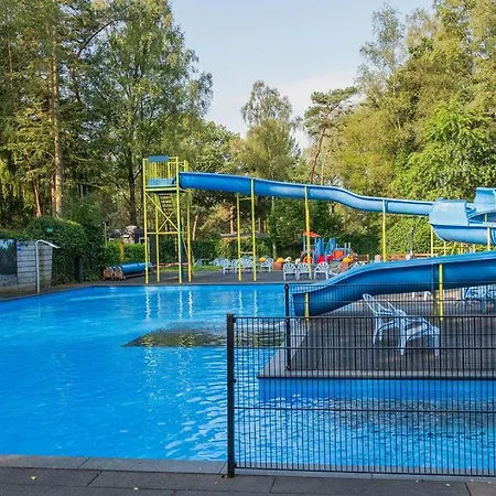 Chalet Wild Flower Wellness Met Prive Sauna En Hottub In Prachtige Tuin Met Overkapping Hoenderloo