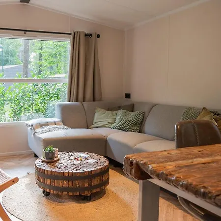 Chalet Wild Flower Wellness Met Hot Tub En Sauna In Prachtige Tuin En Overkapping