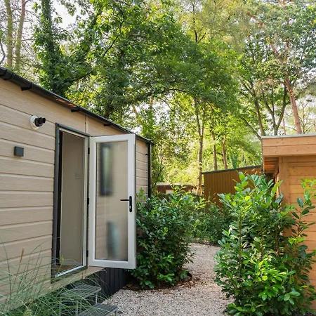 Wild Flower Wellness Met Hot Tub En Sauna In Prachtige Tuin En Overkapping Chalet Hoenderloo
