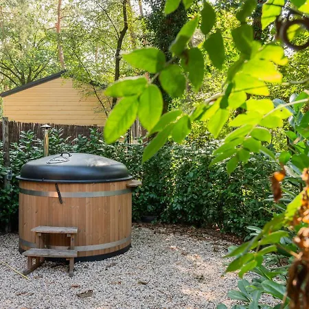 Wild Flower Wellness Met Hot Tub En Sauna In Prachtige Tuin En Overkapping Hoenderloo