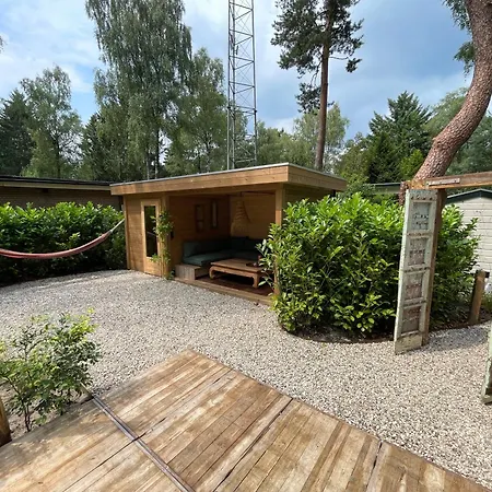 Wild Flower Wellness Met Prive Sauna En Hottub In Prachtige Tuin Met Overkapping Hoenderloo
