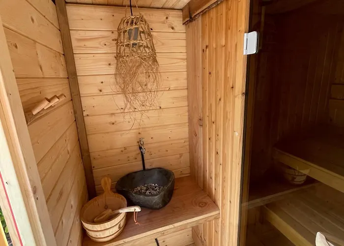 Alpstuga Wild Flower Wellness Met Prive Sauna En Hottub In Prachtige Tuin Met Overkapping