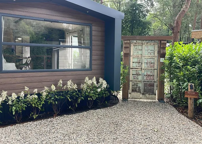 Wild Flower Wellness Met Prive Sauna En Hottub In Prachtige Tuin Met Overkapping * Hoenderloo