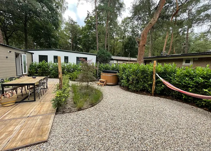Wild Flower Wellness Met Prive Sauna En Hottub In Prachtige Tuin Met Overkapping