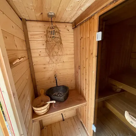 Chalé Wild Flower Wellness Met Prive Sauna En Hottub In Prachtige Tuin Met Overkapping
